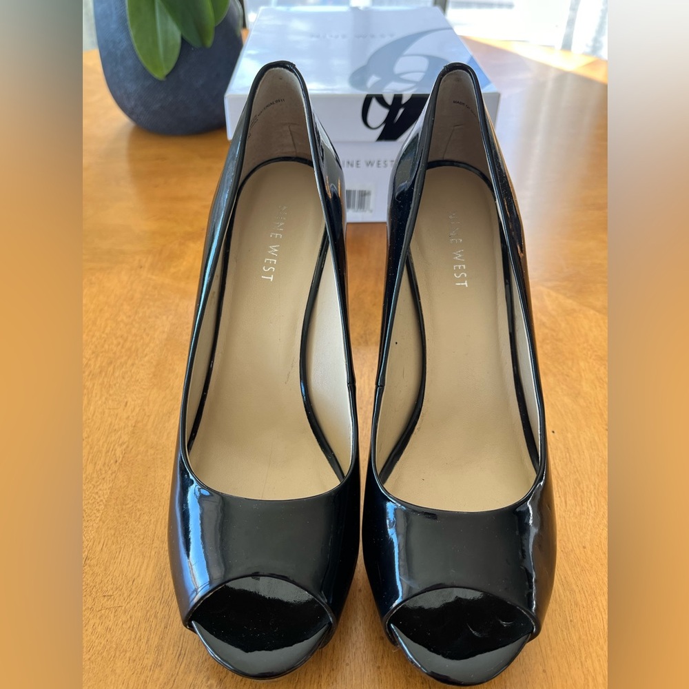 NINE WEST Peep Toe platform heels